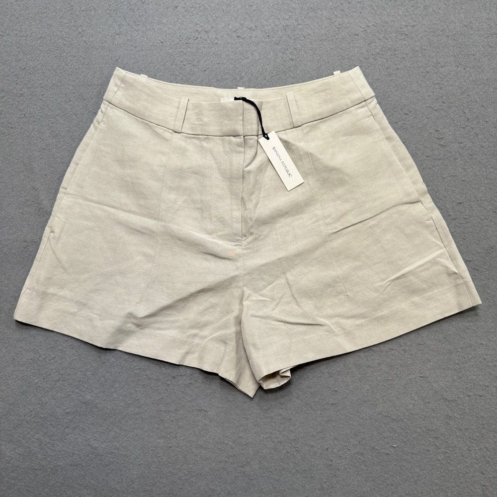 NEW Banana Republic Shorts Women's 4 Petite Beige High Rise Tailored Pique Chino